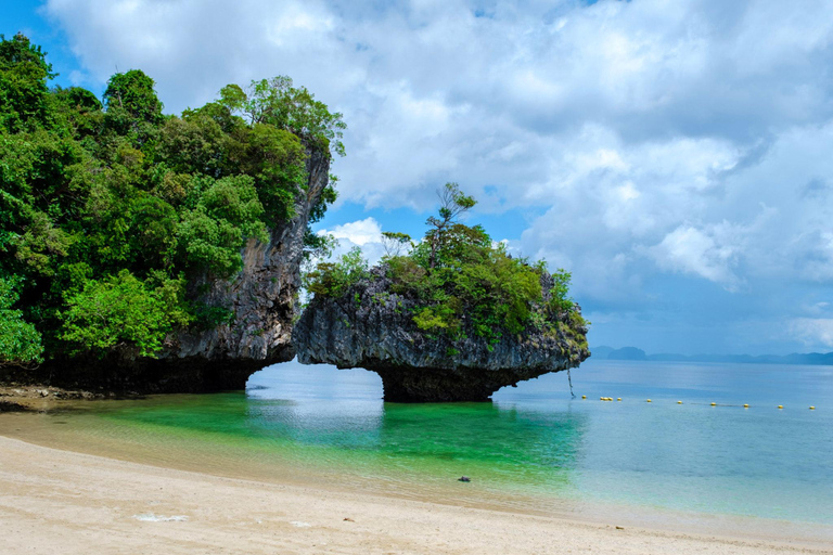 Krabi: Private Long-Tail Boat Tour to Hong Island