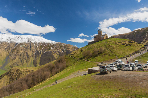 Private Day Tour: Tbilisi to Kazbegi, Gudauri & Ananuri