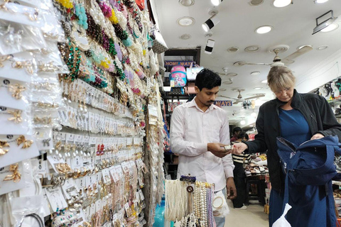 德里：女性导游陪同的旧德里豪华之旅与嘟嘟车体验德里：老德里奢华之旅（女导游陪同，嘟嘟车接送）