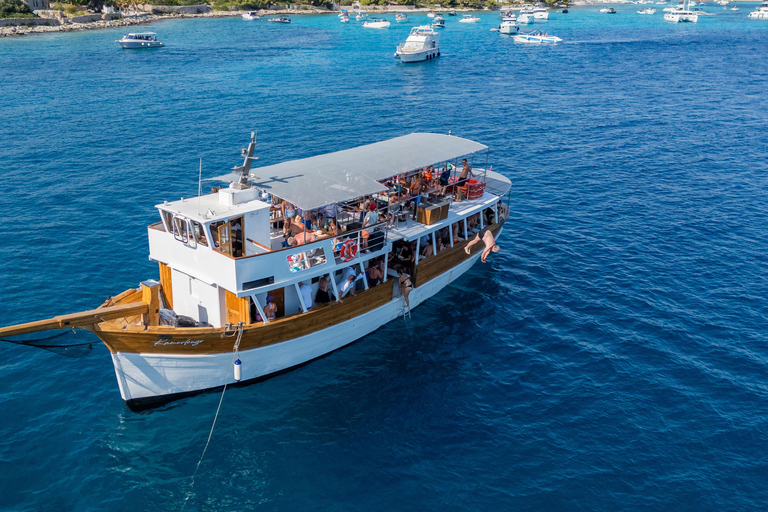 Trogir: 3 Islands, Blue Lagoon & Sandy Beach with Lunch Okrug Gornji: Blue Lagoon – 3 Island Tour with Lunch