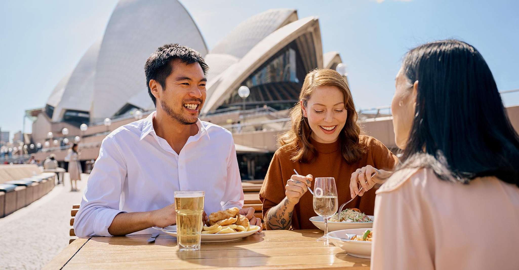 Sydney: 1-Hour Opera House Tour with Meal and Drink