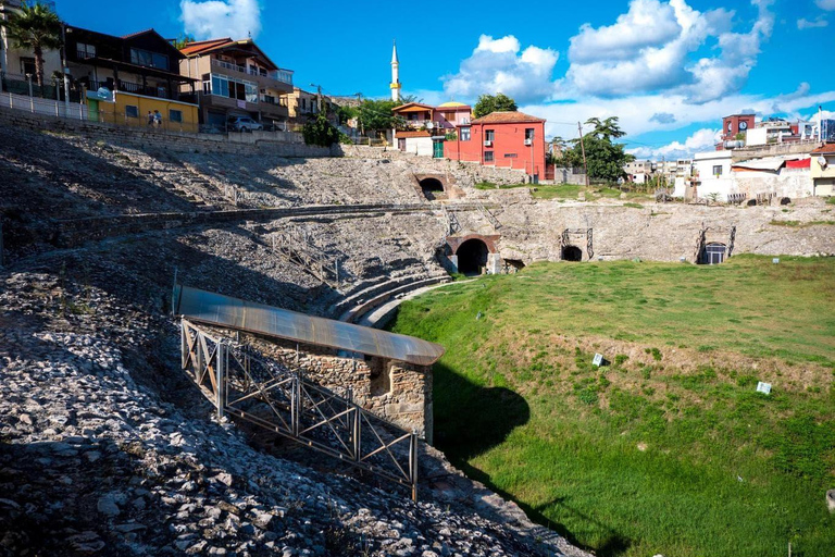 Explora Berat y el Lago Belshi: Una excursión panorámica de un día desde Tirana