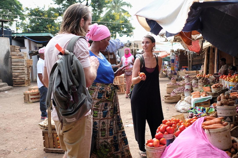 Moshi, Tanzania: Clase de cocina tradicional con una familia local