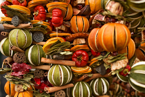 Bratislava: Christmas Market Food Tour with Drinks