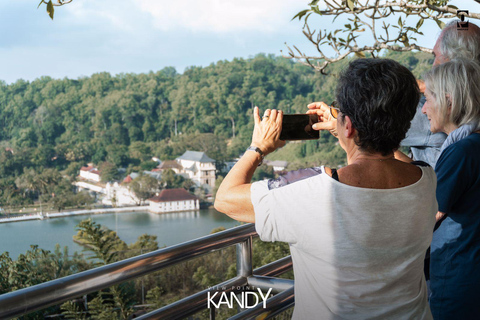 Kandy: Scooter City Tour with Local Guide