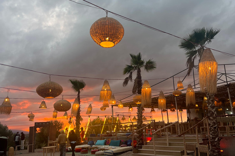 Marrakesch: Dinner-Show in der Wüste Agafay, Kamelritt und 1 Stunde BuggyfahrtMarrakech: Agafay Wüsten-Dinner-Show und Kamel-Ritt