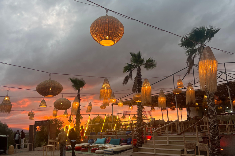 Marrakesch: Dinner-Show in der Wüste Agafay, Kamelritt und 1 Stunde BuggyfahrtMarrakech: Agafay Wüsten-Dinner-Show und Kamel-Ritt