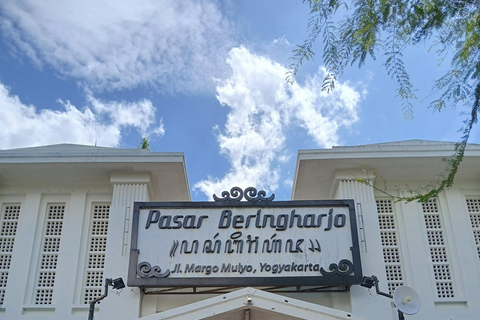 Yogyakarta: City Tour with Palace, Batik, and Keris