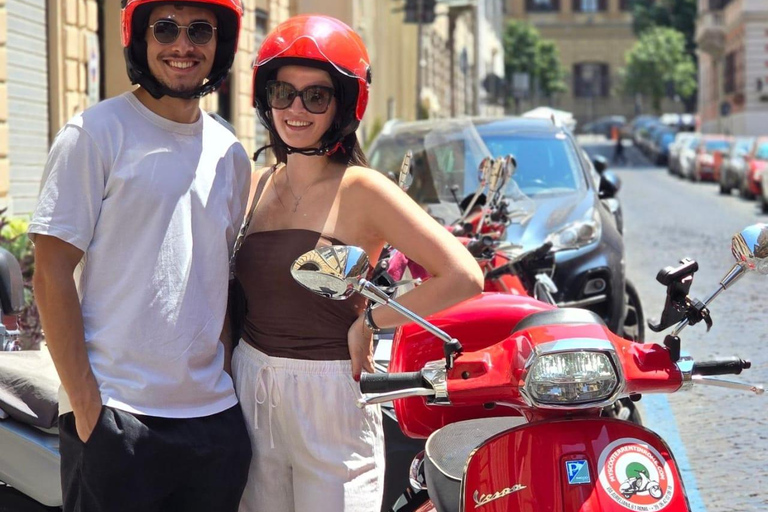 Rome: Vespa 125cc Daily rental Rome: Vespa GTS 125cc - 72 hour Rental