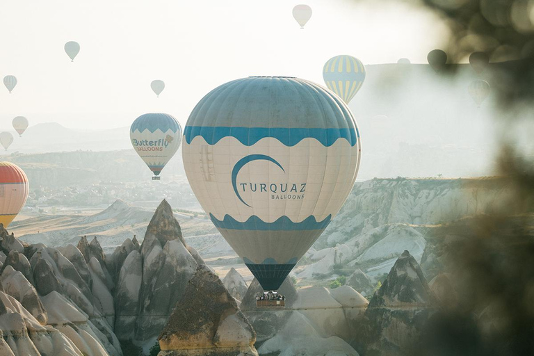 Cappadocia: Hot Air Balloon Tour with Light Breakfast