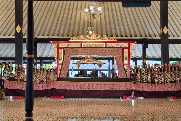 Yogyakarta: Sultan Palace and Water castle Guided Tour Water castle Guided Tour