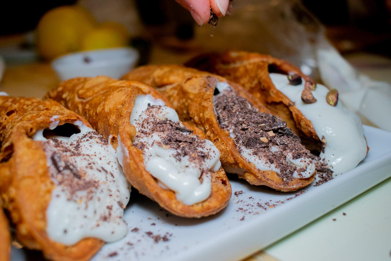 Cooking class, visit to the Catania market and light lunch