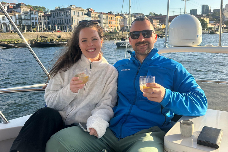 Porto: Luxury 7 Bridges Cruise, Port Wine Tasting & Sunset Shared Sunset Cruise with Welcome Drink