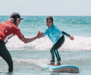 Tel Aviv: Aulas de surfe profissional no Beach Club TLV