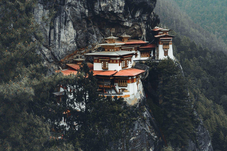 Enchanting Bhutan tour with Guide 1 week Tour from Thimphu