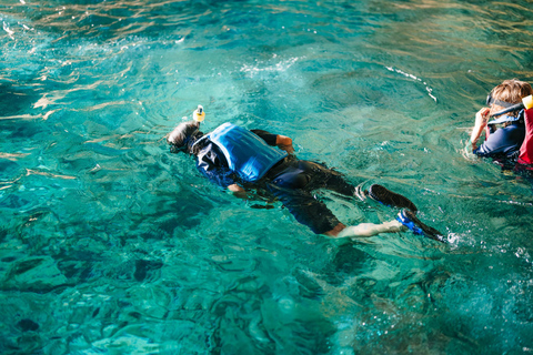 Cala Varques: Expedición guiada en kayak y snorkel por las cuevas marinas