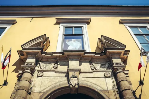Krakow: John Paul II Guided Tour with Wawel Castle Entry
