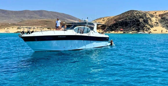 Private Yacht Sightseeing Tour with Gourmet BBQ and Sunset to the Papagayo Beaches