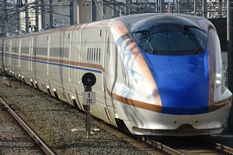 東京、京都、大阪：北陸アーチ・レールパス