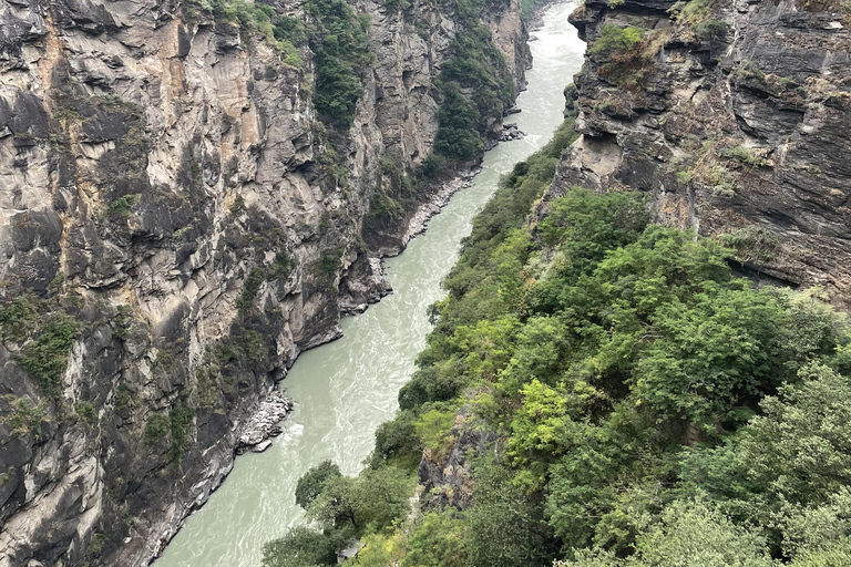 Tiger Leaping Gorge Trekking in the Canyon