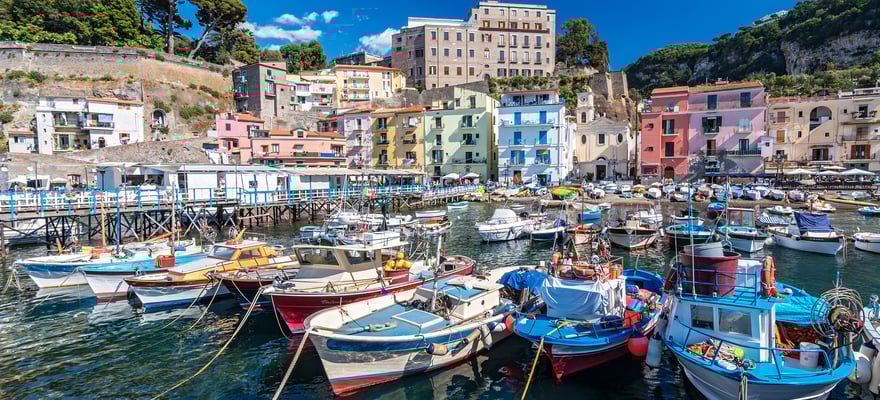 Cruises & boat tours