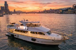 Hongkong: Victoria Harbour: Symphony of Lights-Bootstour mit Drinks