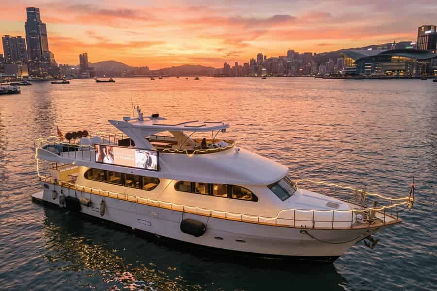 Hongkong: Victoria Harbour: Symphony of Lights-Bootstour mit Drinks. Foto: GetYourGuide