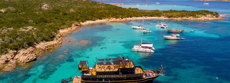Depuis Cannigione : Excursion en bateau dans l'archipel de la Maddalena