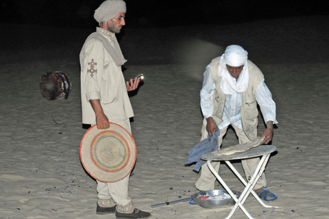 Es Sabria: Pernoite em um acampamento no deserto com jantar e fabricação de pães