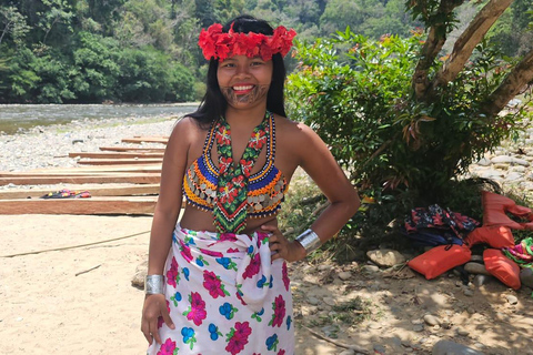 Panana City: Embera-stammen och simning i floden med lunch