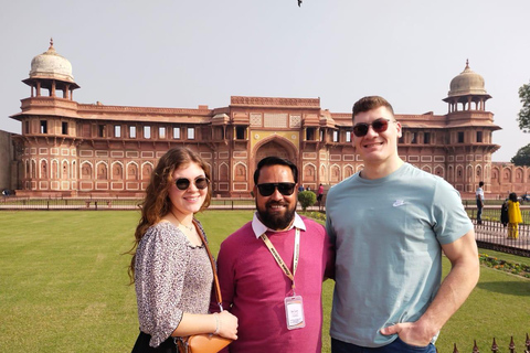 Från Delhi: Taj Mahal &amp; Agra stadsvandring med övernattning i bilTur med privat ( Bil + Guide ) utan boende