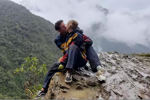 La Paz: Death Road Biking Tour Rocky Mountain RMX Bike