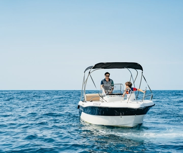Malaga: License-free Boat Rental for Dolphin Watching