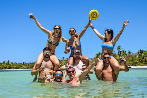 Punta Cana: Katamaran-Partyboot mit offener Bar und SnacksKatamaran Partyboot mit offener Bar in Punta Cana