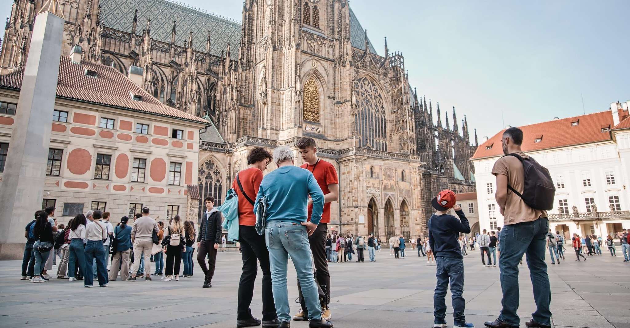 Prague: 6-Hour City Tour including Cruise and Lunch