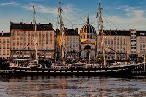 Best of Nantes: Private Walking Tour with a Local Private City Walking Tour - 3Hr