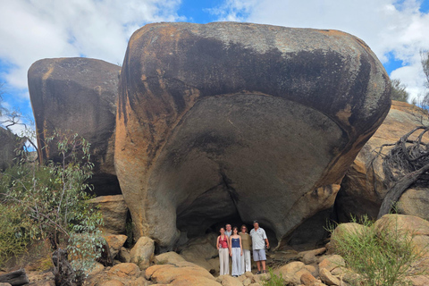 Perth: Wave Rock, Mulka's Cave, and Hippo's Yawn( Day Tour)