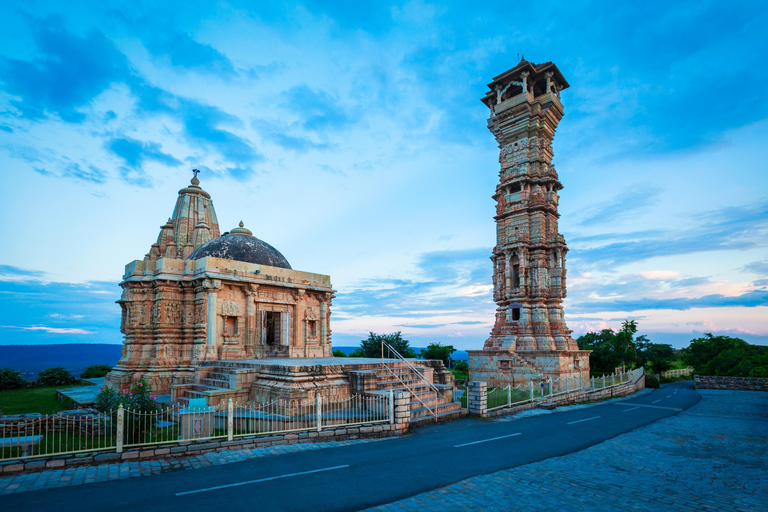 Udaipur: Private Day Trip to Chittorgarh FortThis option only car