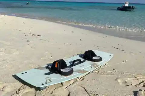 Formentera: Kitesurfkurs für Anfänger NUR VON NOVEMBER BIS MAI