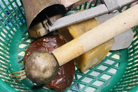 Giriulla: Batik Factory Tour with Ceylon Tea and Sweets