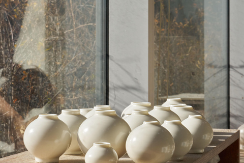 Seoul: Korean Moon Jar Pottery Workshop with Tea & Music
