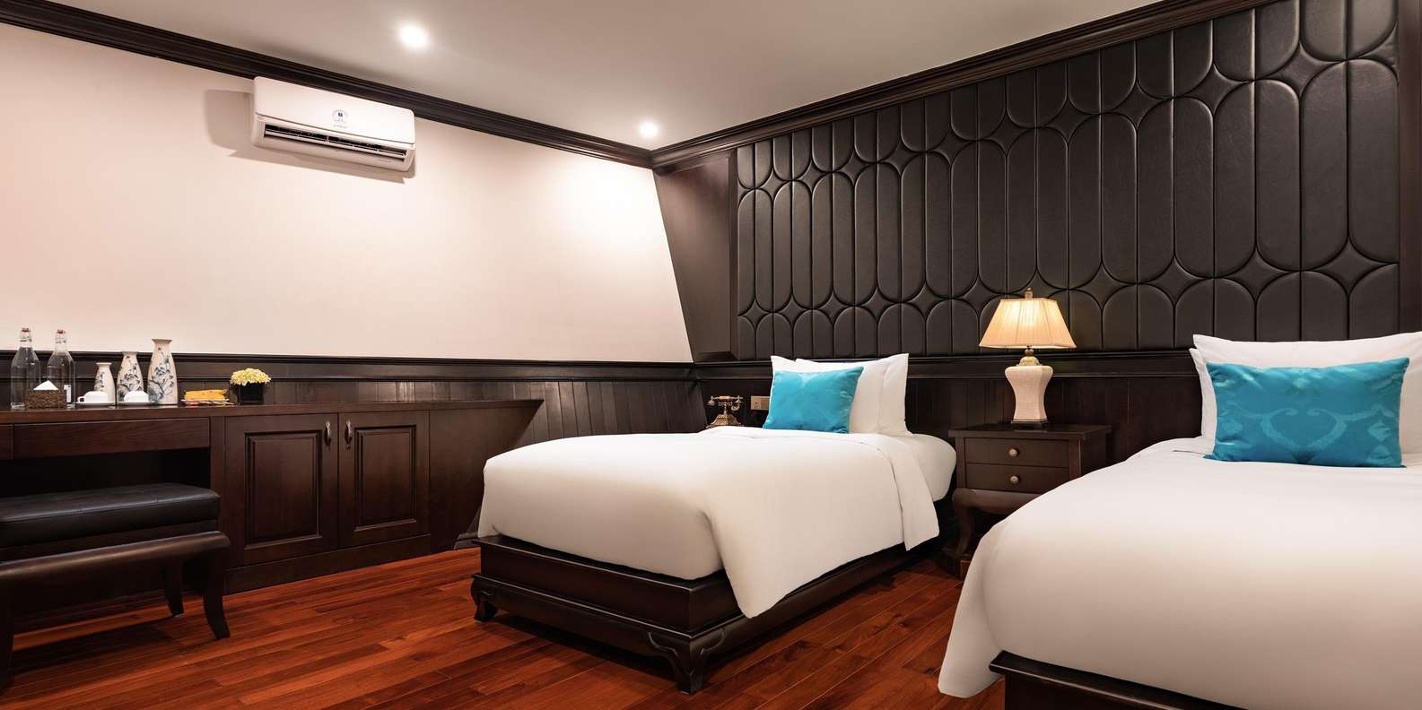 Halong Bay cruise — photo 3