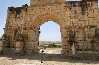 Fes: Tagestour zu den römischen Ruinen von Volubilis, Mouly Idriss und Meknes