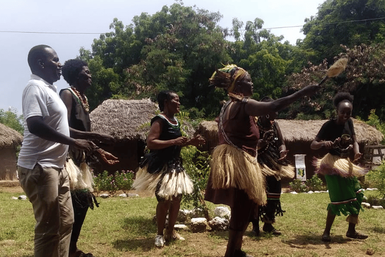 Mombasa: Cultural Village and Kongowea Market Tour