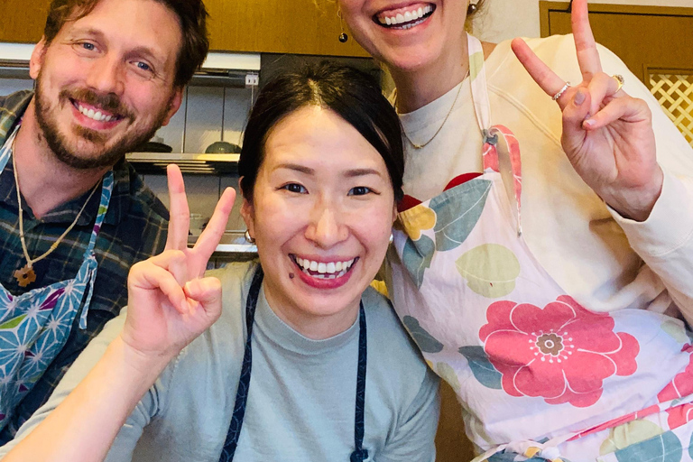 Cours de cuisine japonaise à Osaka : Tempura authentique et soupe Miso