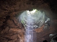 Yogyakarta, Jomblang Cave y Timang Beach - Housity