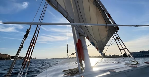 Luxor: Private Felukenfahrt auf dem Nil bei Sonnenuntergang
