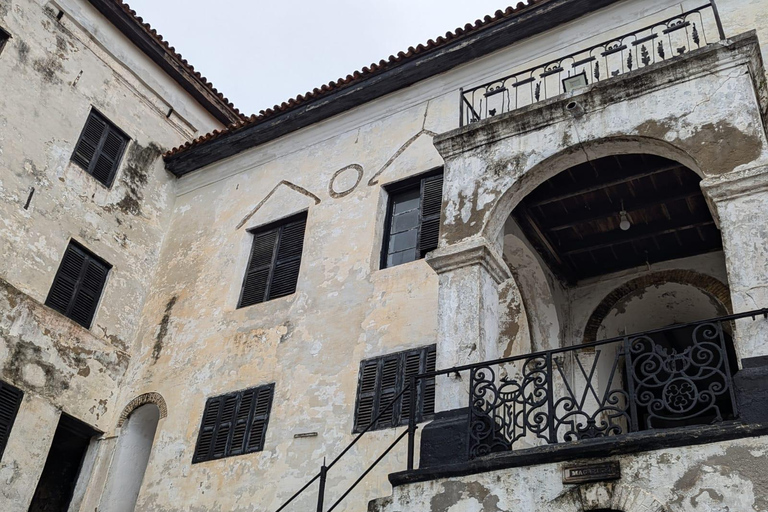 Accra: Cape Coast & Elmina Castles & Assin Manso Guided Tour