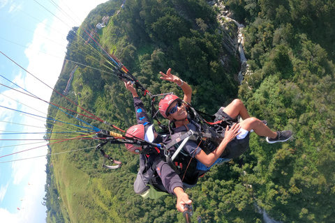 Paralotniarstwo w pobliżu Medellin San Felix: latanie ze zdjęciami i filmami GoPro