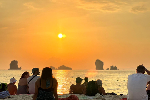 Krabi: Passeio ao pôr do sol nas 7 ilhas com jantar com churrasco e plâncton